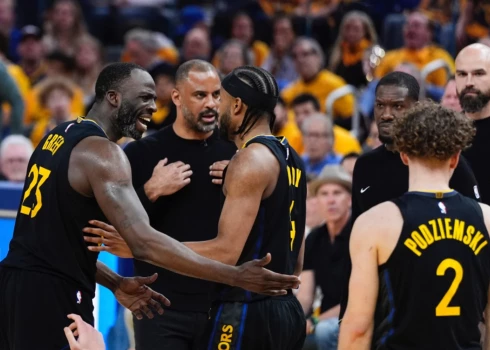 "Rockets" basketbolisti pārspēj "Warriors" un sērijā panāk neizšķirtu. 