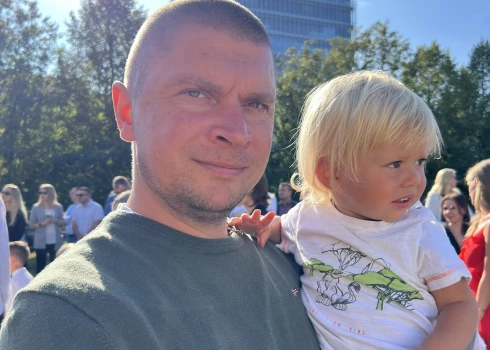 Pēc laivas apgāšanās Daugavā tuvinieki lūdz palīdzību atrast Jāņa Gailīša ķermeni.