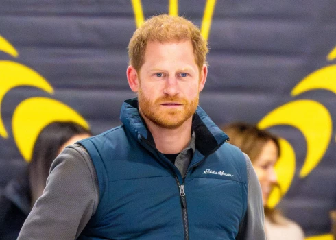 После ухода герцогов Сассекских из числа "работающих" членов королевской семьи в 2020 г., принц Гарри начал судебную тяжбу за обеспечение охраной при посещении Великобритании.