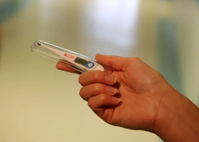 Выявлены контакты заболевшего корью человека в Латвии, который приехал из Москвы