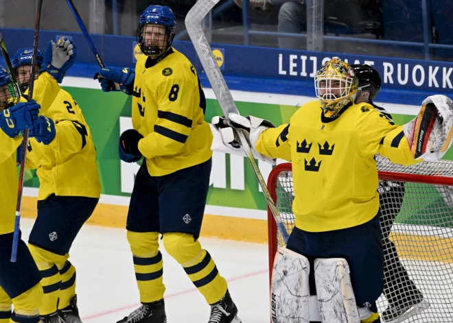 Kanāda un Zviedrija cīnīsies U-18 hokeja pasaules čempionāta finālā