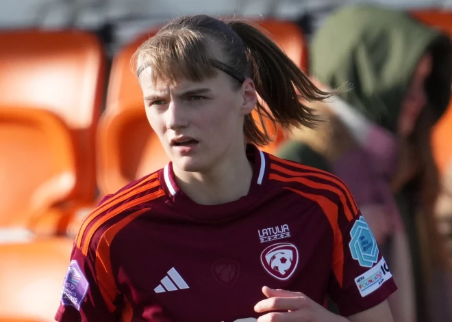 Futboliste Santa Vuškāne kļuvusi par Polijas čempioni