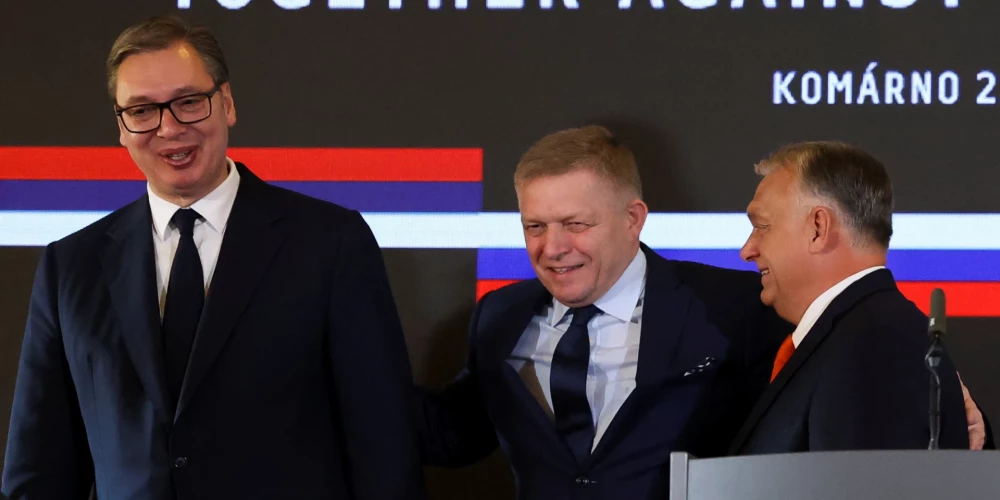 Putina galvenie draugi Eiropā (no kreisās): Serbijas prezidents Aleksandrs Vučičs, Slovākijas premjerministrs Roberts Fico un Ungārijas premjerministrs Viktors Orbāns