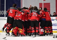 Kanādas jaunie hokejisti ar graujošu uzvaru izcīna U-18 pasaules čempionu titulu; slovākiem mazliet pietrūkst līdz bronzai