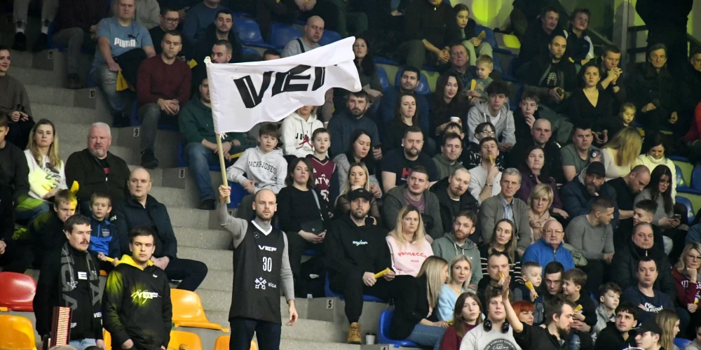"VEF Rīga" Valmierā iekļūst LBL finālā.