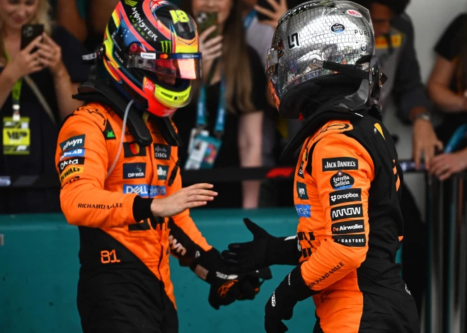 "McLaren" piloti spraigā cīņā apsteidz Verstapenu un tiek pie dubultuzvaras