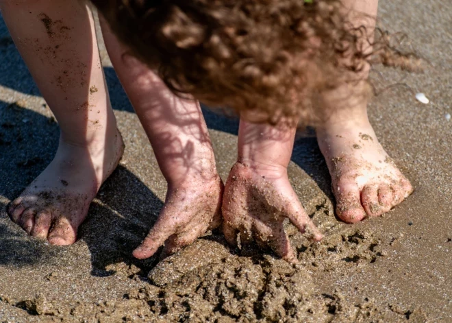 "Мы своим детям ничего не преподаем": что такое анскулинг и почему этот метод "образования" многих приводит в ужас