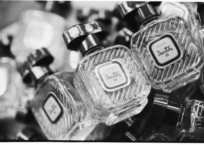 Дорогие духи, такие как Dzintars 21, использовались исключительно наружно. Любители внутреннего использования предпочитали что-то подешевле.