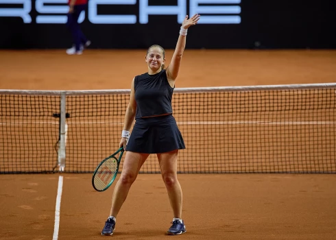 Latvijas pirmā rakete Aļona Ostapenko jaunākajā Sieviešu tenisa asociācijas (WTA) rangā saglabājusi 18. vietu.
