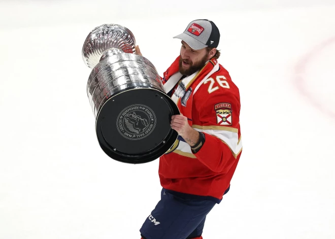 Stenlija kausa īpašniece "Panthers" ar Balinski ierindā šonakt Toronto sāks otro kārtu savas trofejas aizstāvēšanā