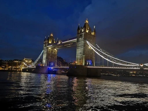 Tauera tilts Londonā