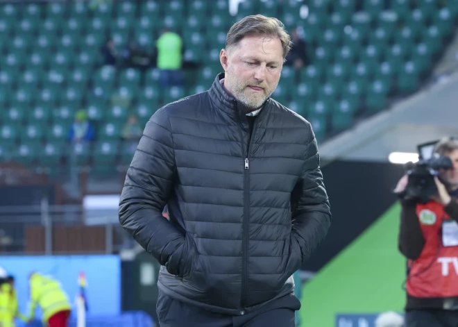 Pēc sakāves pret "Borussia" Vācijas bundeslīgas klubs "VfL Wolfsburg" atlaiž galveno treneri Hāzenhitlu un viņa palīgus