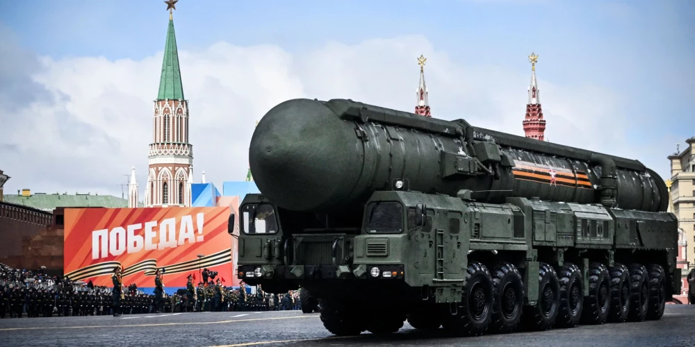 2024. gada 9. maija Uzvaras dienas parādē Krievija demonstrēja arī starpkontinentālās ballistiskās raķetes "Yars"