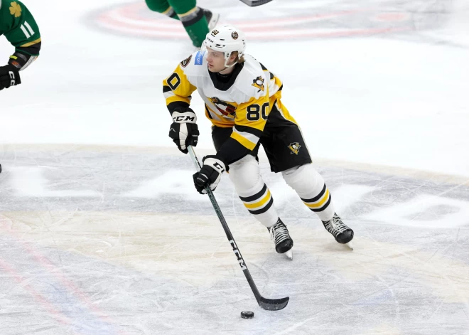 Hokejists Raivis Kristiāns Ansons pagarina līgumu ar "Penguins"