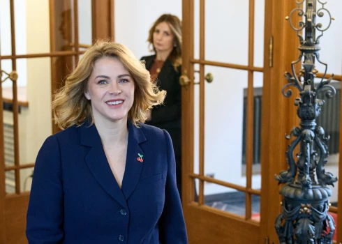 Ministru prezidente Evika Siliņa pērn šajā amatā nopelnījusi gandrīz 130 tūkstošus eiro.