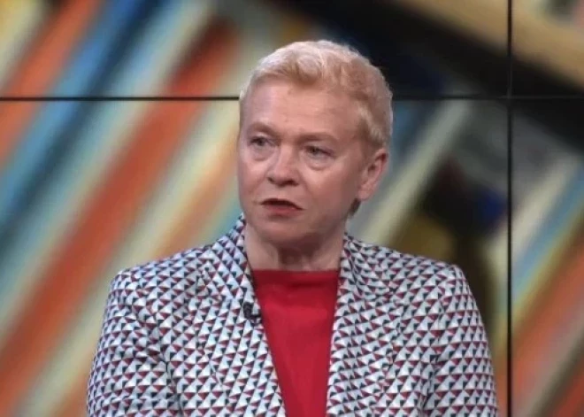 "Manā ģimenē visi ienīst mācīties latviešu valodu!" Uzņēmēja Jeļena Brokāne kritizē mācību programmu skolās