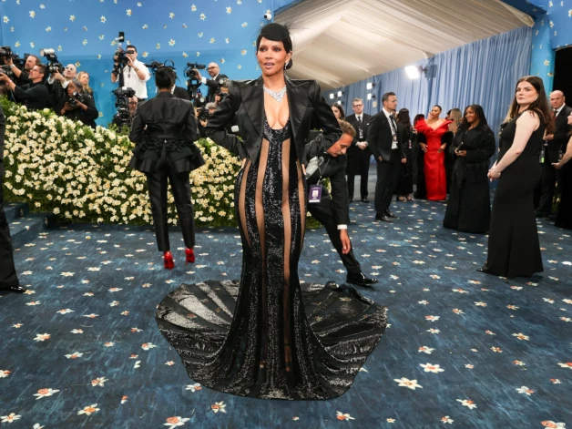 Холли Берри.