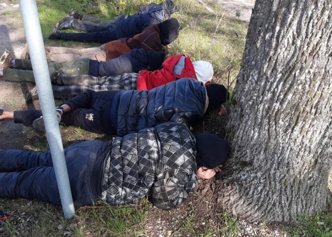 Uzbekistānas pilsonis mēģinājis Latvijā ievest astoņas aziātiskas izcelsmes personas