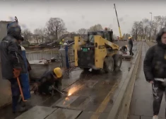 Drošības apsvērumu dēļ slēgta satiksme uz Salacgrīvas pagaidu tilta