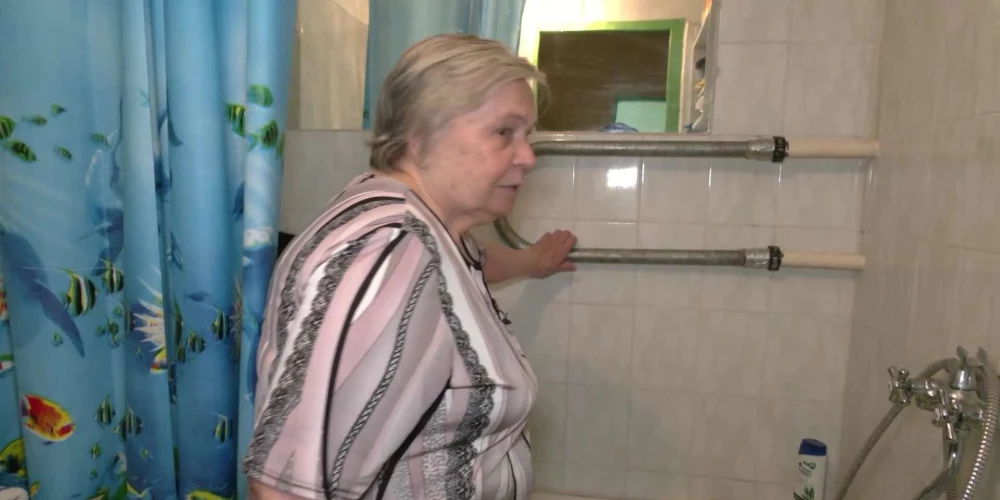Майя утверждает, что температура в ванной и туалете резко повысилась.