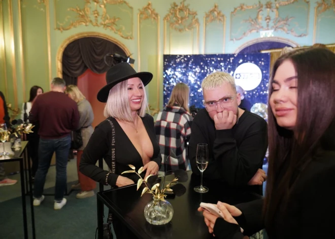 Izklaides šova "+371dB" prezentācija.