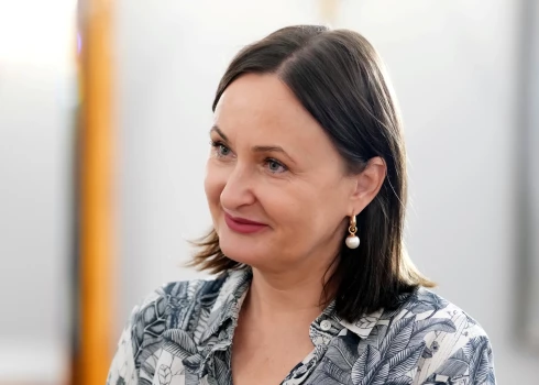 Dana Goldfinča ir pirmā akreditētā Latvijas vēstniece Katarā.