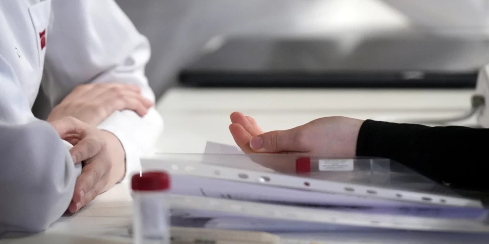 Pašreizējais regulējums paredz, ka aptiekām ir pienākums izsniegt lētākās kompensējamās zāles vai medicīniskās ierīces, ja ārsts ir norādījis vispārīgo nosaukumu.