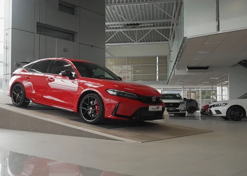 Gatavas ēkas pilnīga pielāgošana Hondas standartiem vēl prasīs laiku, taču darbinieku komanda jau ir gatava.
