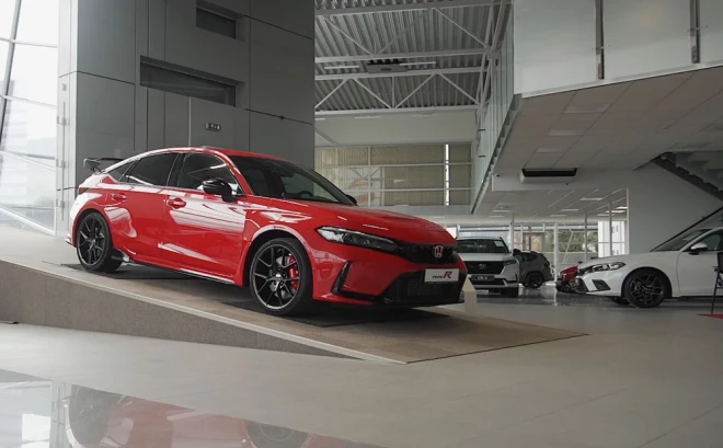 Gatavas ēkas pilnīga pielāgošana Hondas standartiem vēl prasīs laiku, taču darbinieku komanda jau ir gatava.