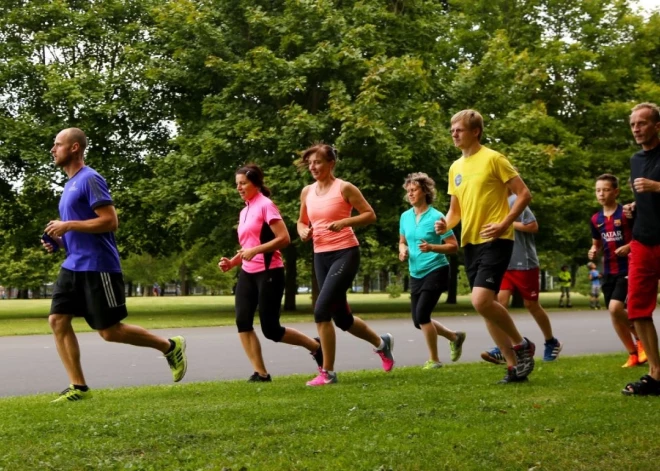 Rīdziniekiem pieejamas bezmaksas sporta nodarbības brīvā dabā
