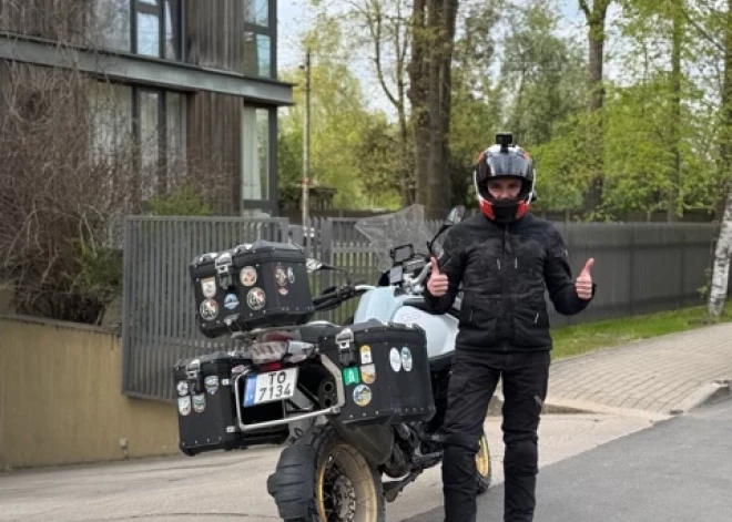 1685 kilometri divās dienās! Mūziķis Artūrs Jauntēvs ar motociklu apbrauc apkārt Latvijai, godinot Neatkarības deklarācijas gadskārtu