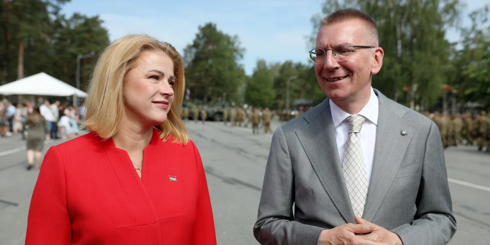 Премьер-министр Эвика Силиня и президент Эдгар Ринкевич.