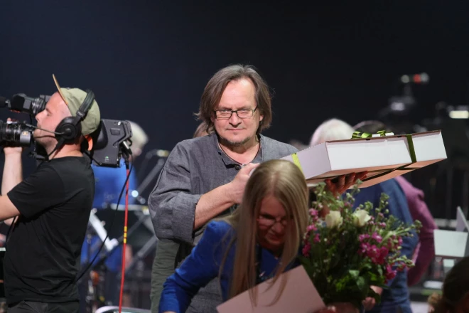 Postfolkloras grupas “Iļģi” koklētājs un dūdinieks Māris Muktupāvels Ropažu novada pašvaldības vēlēšanās iekļauts “Latvijas attīstībai” un Nacionālās apvienības kopējā sarakstā ar 16. kārtas numuru.