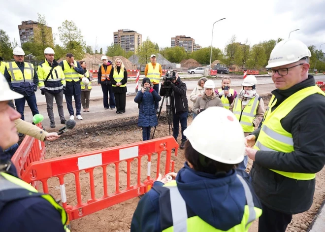 ФОТО: в Риге начали строительство новых трамвайных путей - впервые за 40 лет
