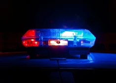 Rīgā, pretī namam Daugavgrīvas šosejā 1E nenoskaidrots auto uzbraucis gājējam, policija lūdz aculiecinieku palīdzību