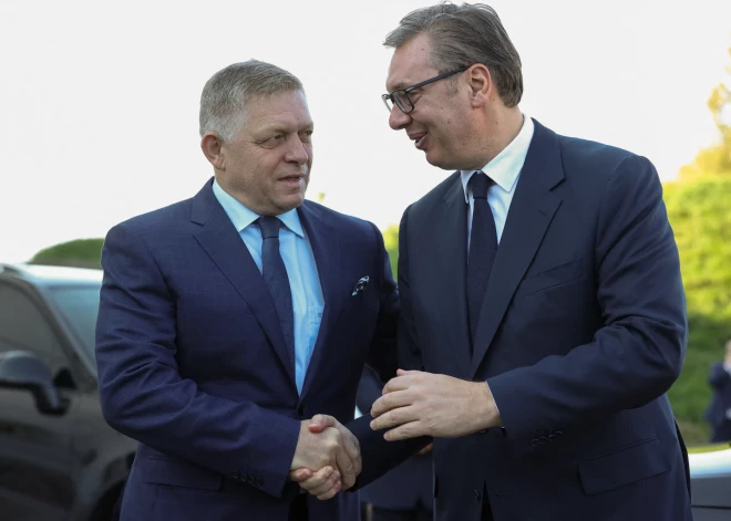 Igaunija un Lietuva nelaidīs savā gaisa telpā Putina 9. maija Uzvaras parādes viesu lidmašīnas: Fico un Vučičs pirmie cietēji