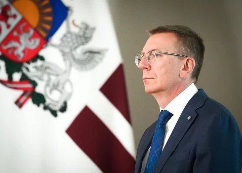 Президент подчеркнул, что в этот день необходимо выразить благодарность всем, кто сражался против нацизма и победил его.