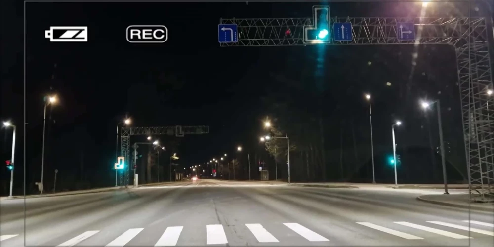 Iedzīvotājiem minētajā krustojumā pie tukšas ielas pirms problēmu novēršanas nācās gaidīt pac vairāk nekā 5 minūtes.