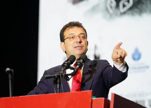 Turcijā bloķēta piekļuve apcietinātā Stambulas mēra Ekrema Imamoglu kontam platformā "X". 