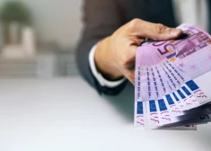 Валдис Домбровскис забрал у России миллиард евро и отдал его Украине