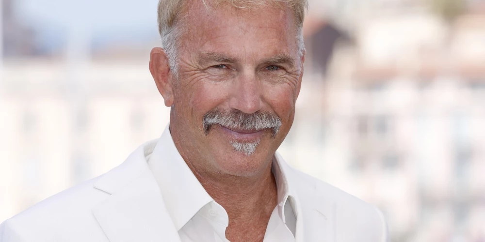 Holivudas aktieris Kevins Kostners arī 70 gados joprojām ir šarmants.