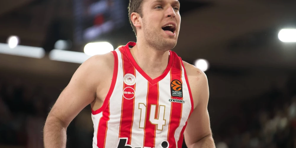 "Olympiacos" uzbrucējs Aleksandrs Vezenkovs 