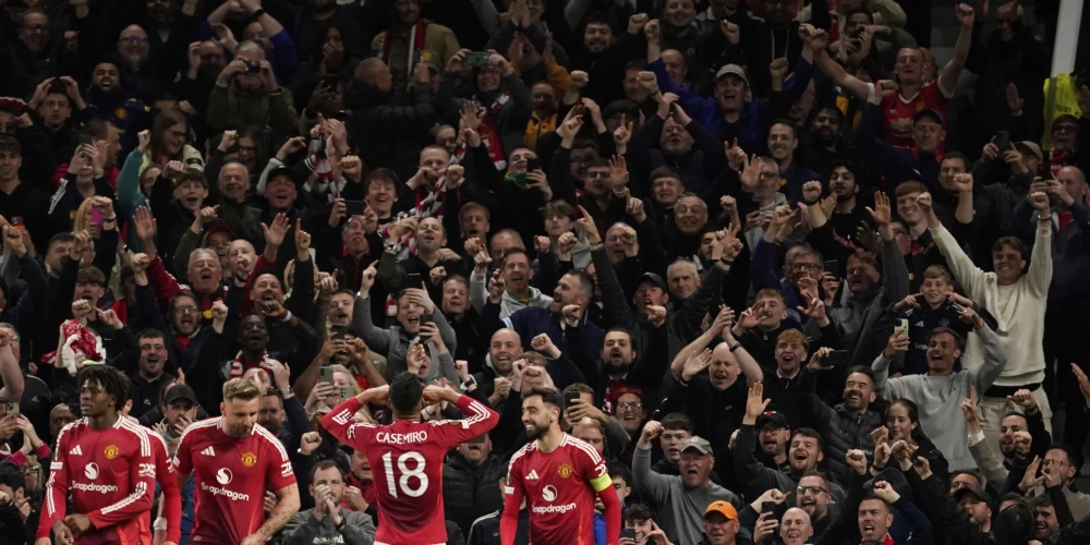 Mančestas "United" pēc ielaistajiem vārtiem iepriecināja savus līdzjutējus ar graujošu uzvaru