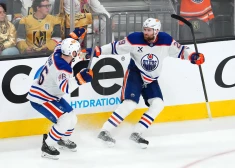 "Oilers" otro reizi izbraukumā pieveic "Golden Knights"; "Capitals" izlīdzina sēriju