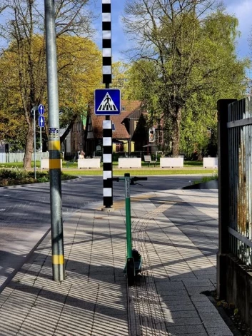 Liepājnieki uzskata, ka pēc noteikumu pieņemšanas par stāvradžu novietošanu pilsētā situācija nevis uzlabojusies, bet gan pasliktinājusies. katastrofas,” vēsta “Sadursme.lv”, kas arī publicējusi šaušalīgo video.