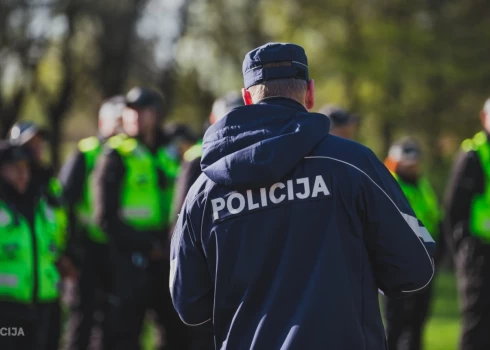 Policija atgādina, ka šodien visā Latvijā Valsts policija, Valsts drošības dienests, pašvaldību policijas un citi sadarbības partneri strādā pastiprinātā režīmā.