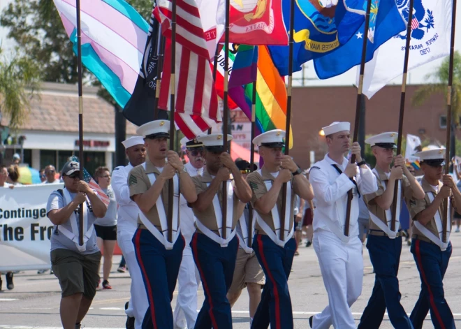 Бери шинель, иди домой: согласно тайному приказу, из армии США будут принудительно выдворять трансгендеров