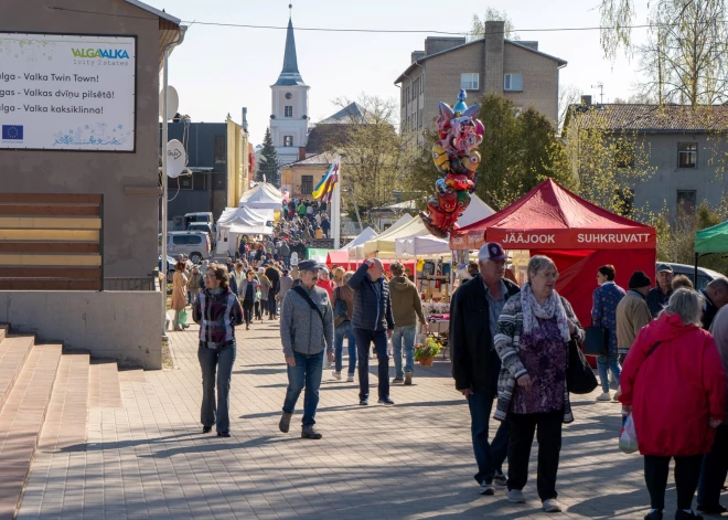 Valkas novada domes deputātu kandidāti: šlāgermuzikants Krauklis, azartspēļu apkarotāji un vismazākais novads