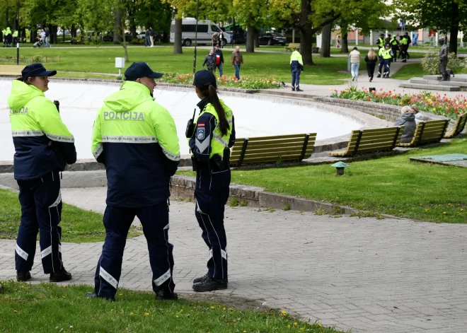 Максимальный штраф в 350 евро: в Земгале наказан велосипедист с советскими значками