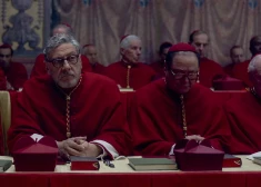 Kardināli noskatījās filmu “Konklāvs”, lai sagatavotos īstajam konklāvam, vēsta medijs